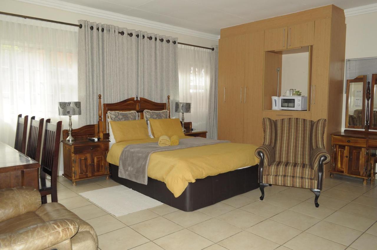 @Home Guest House Rustenburg Exteriér fotografie