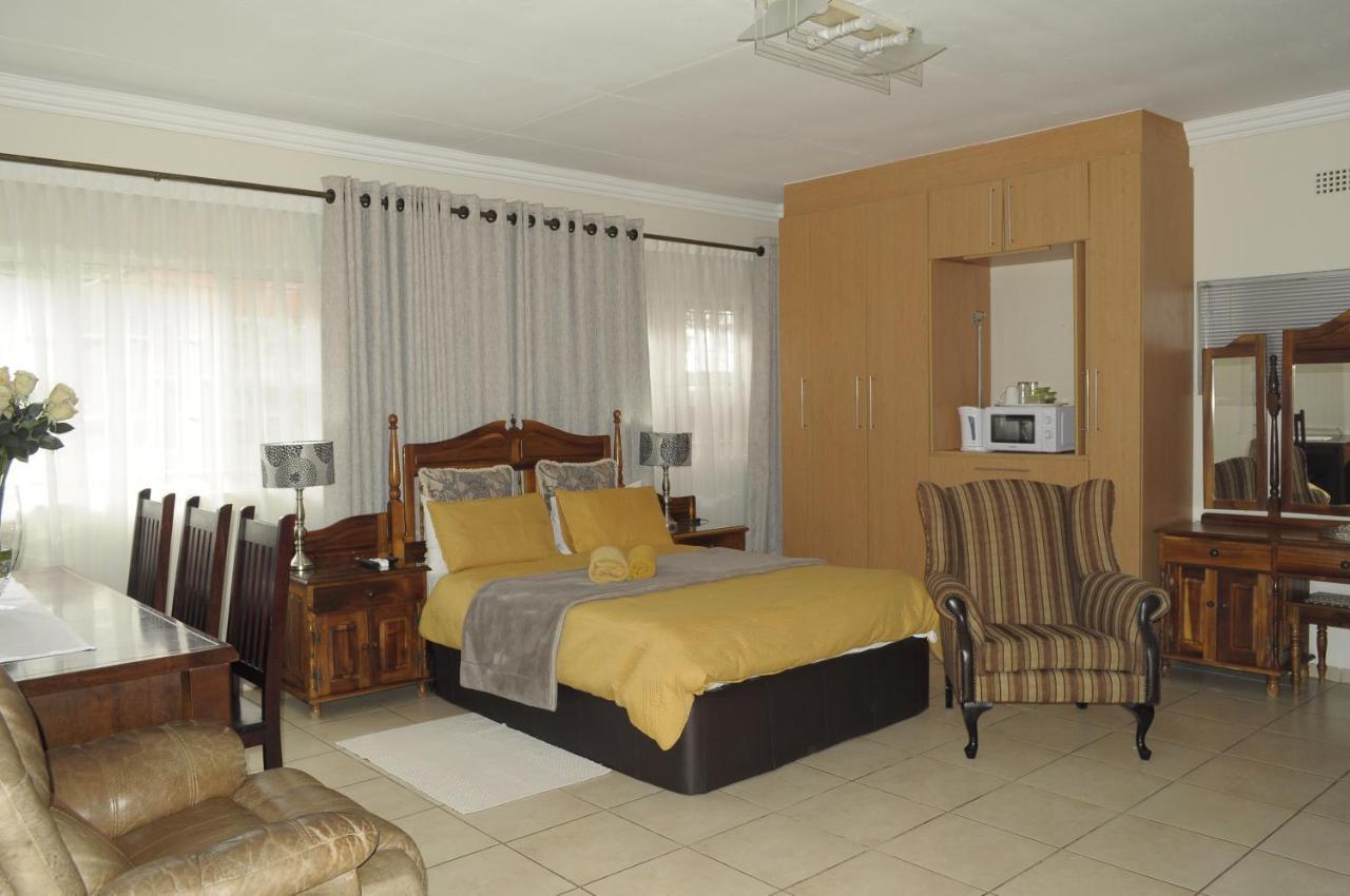 @Home Guest House Rustenburg Exteriér fotografie