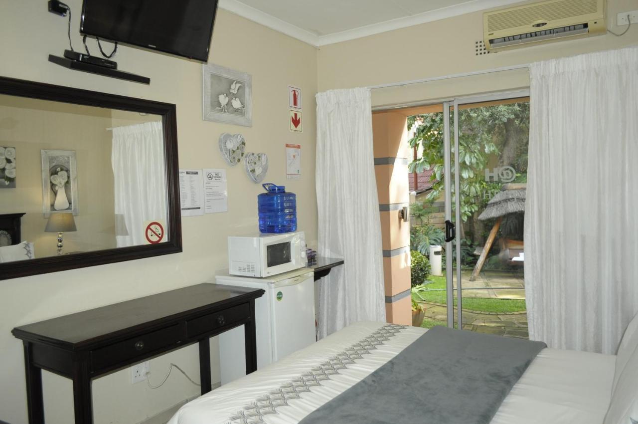 @Home Guest House Rustenburg Exteriér fotografie